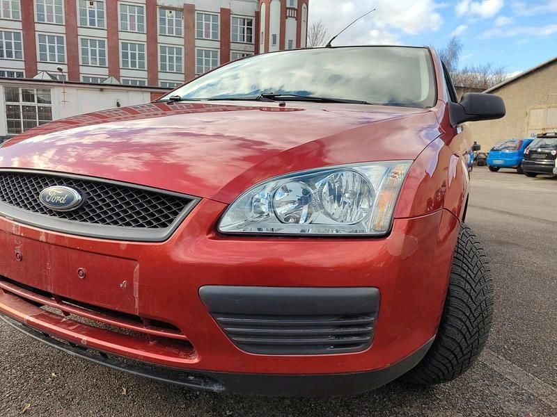 Gebraucht Ford Focus 101 PS (74 kW) 2006 Grau Kombi