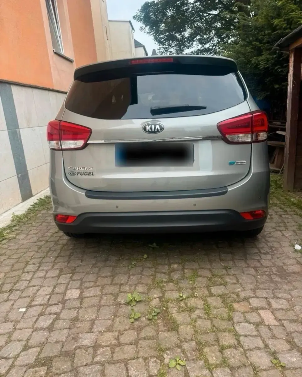 Gebraucht Kia Carens 141 PS (103 kW) 2016 Beige Van / Kleinbus