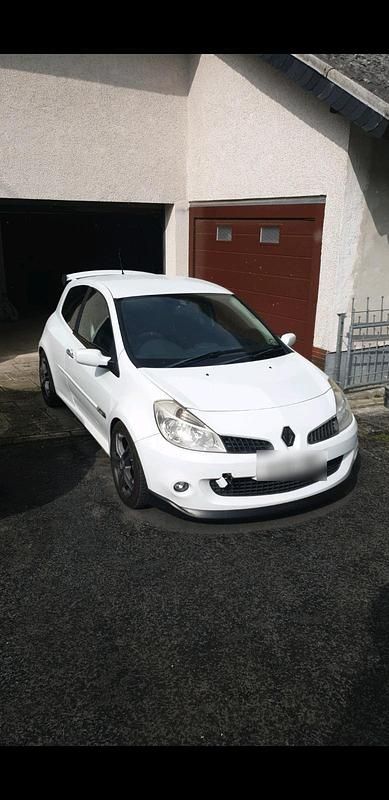 Gebraucht Renault Clio II 197 PS (144 kW) 2009 Weiß Kleinwagen