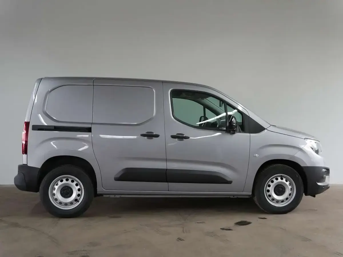 Gebraucht Opel Combo-e Life 100 kW (136 PS) 2024 Quarz silber Van / Kleinbus