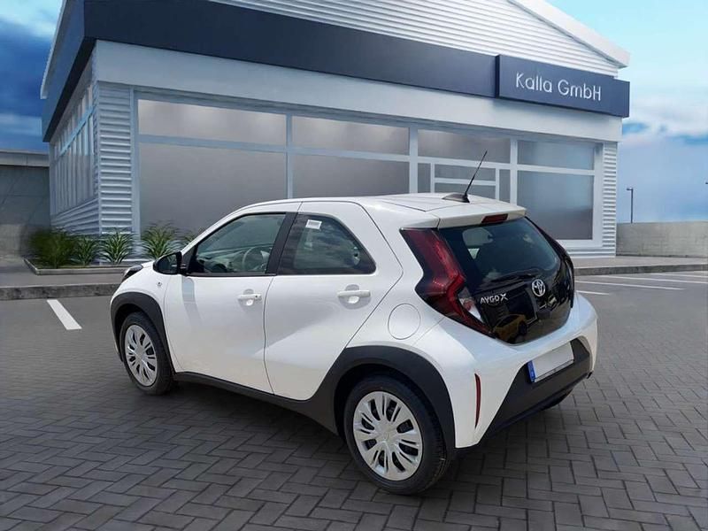 Gebraucht Toyota Aygo X Business Edition 72 PS (52 kW) 2024 Weiß SUV