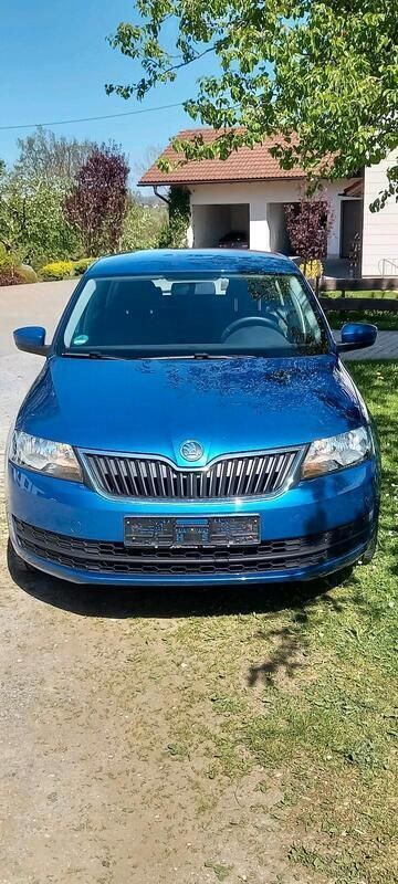 Blau Gebraucht 2014 Skoda Rapid Kleinwagen | 5.975 € (Guter Preis) - Bild 1/4