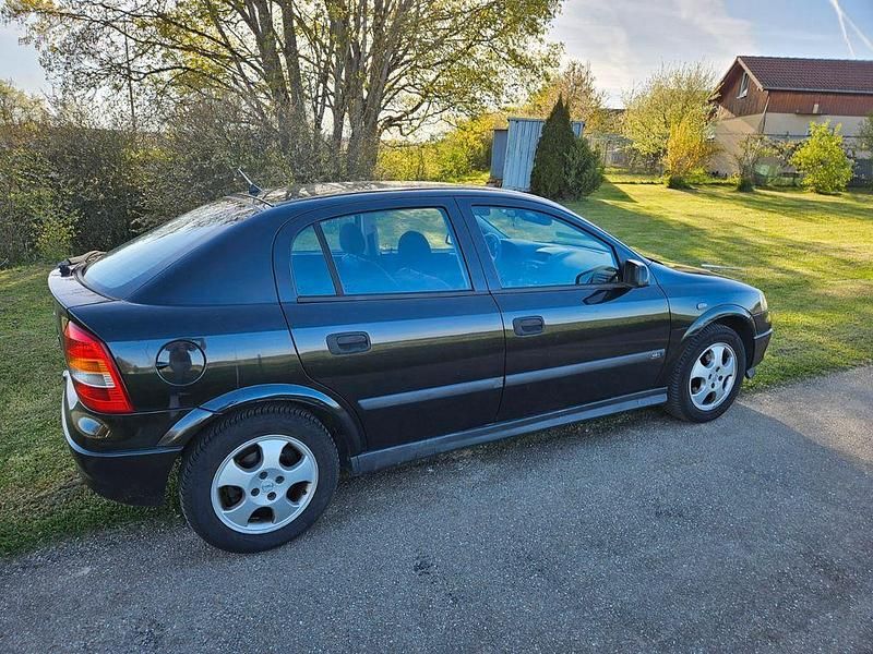 Occasion Opel Astra Classic Edition 101 ch (74 kW) 1999 Noir Berline