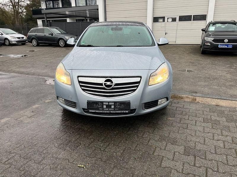 Gebraucht Opel Insignia Edition 160 PS (117 kW) 2012 Silber Limousine