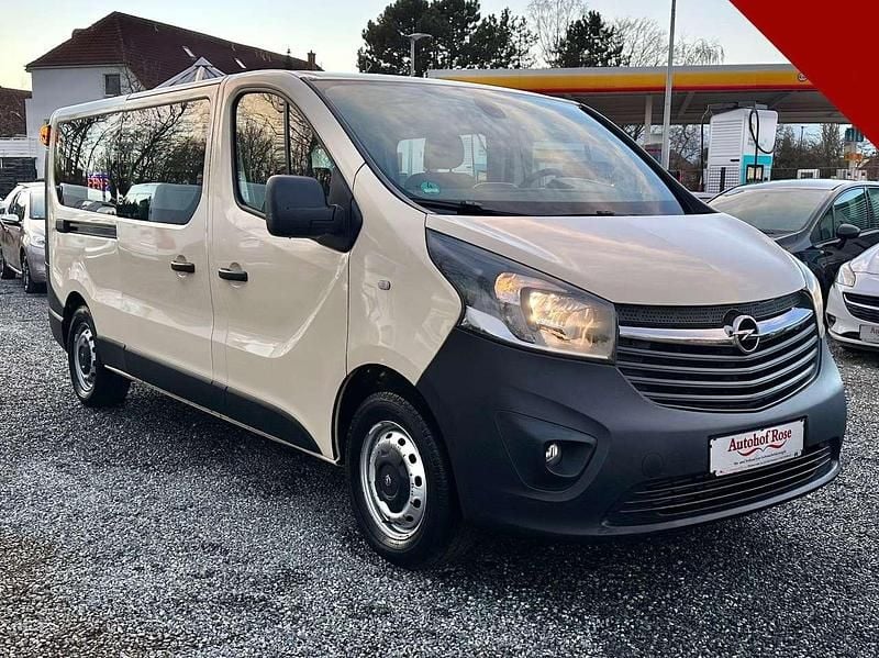 Gelb Gebraucht 2015 Opel Vivaro Van | 13.999 € - Bild 1/4