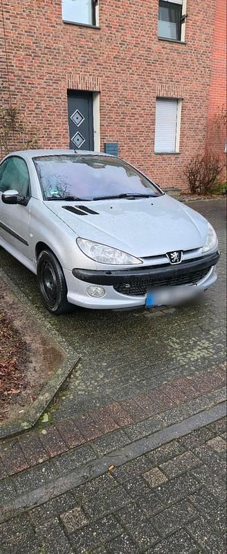 Gebraucht Peugeot 206 CC 138 PS (101 kW) 2001 Silber Cabrio