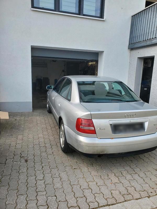 Gebraucht Audi A4 125 PS (91 kW) 2000 Limousine