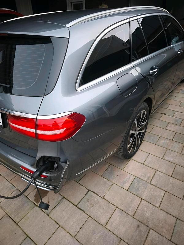 Gebraucht Mercedes E300 Exclusive 306 PS (225 kW) 2020 Grau Kombi