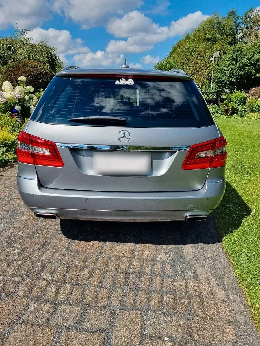 Gebraucht Mercedes E250 204 PS (150 kW) 2012 Grau Kombi