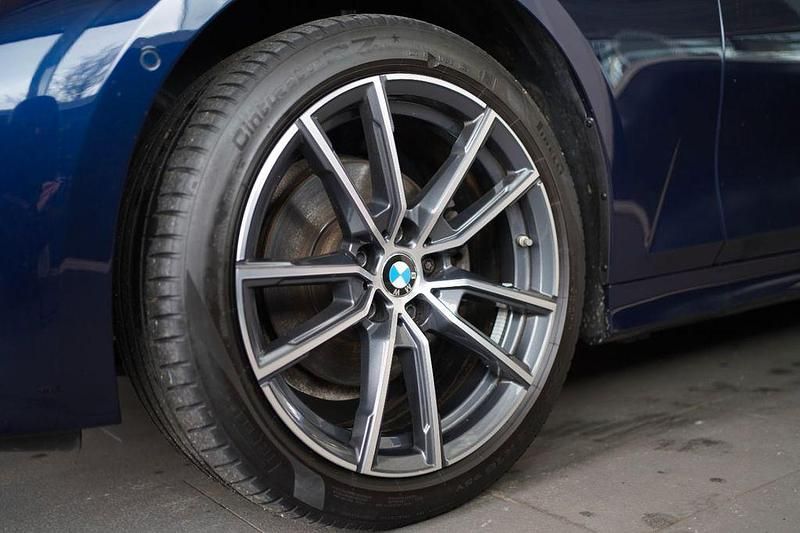 Gebraucht BMW 320 Sport Line 190 PS (139 kW) 2021 Blau Limousine