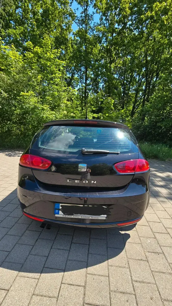 Używany Seat Leon 125 KM (91 kW) 2010 Czarny Hatchback
