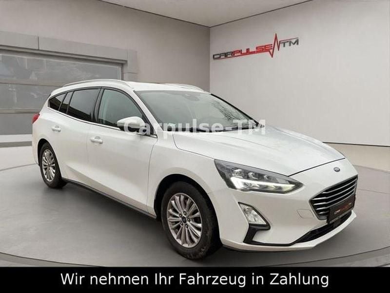 Frostweiß Gebraucht 2021 Ford Focus Titanium Kombi | 6.790 € (Superpreis) - Bild 1/4