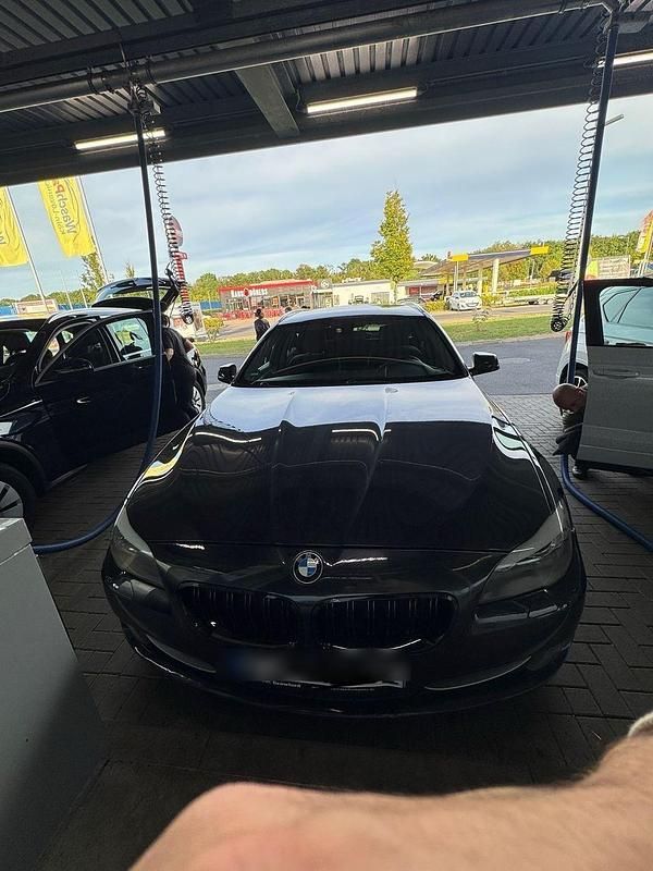 Gebraucht BMW 530 258 PS (189 kW) 2013 Blau Kombi