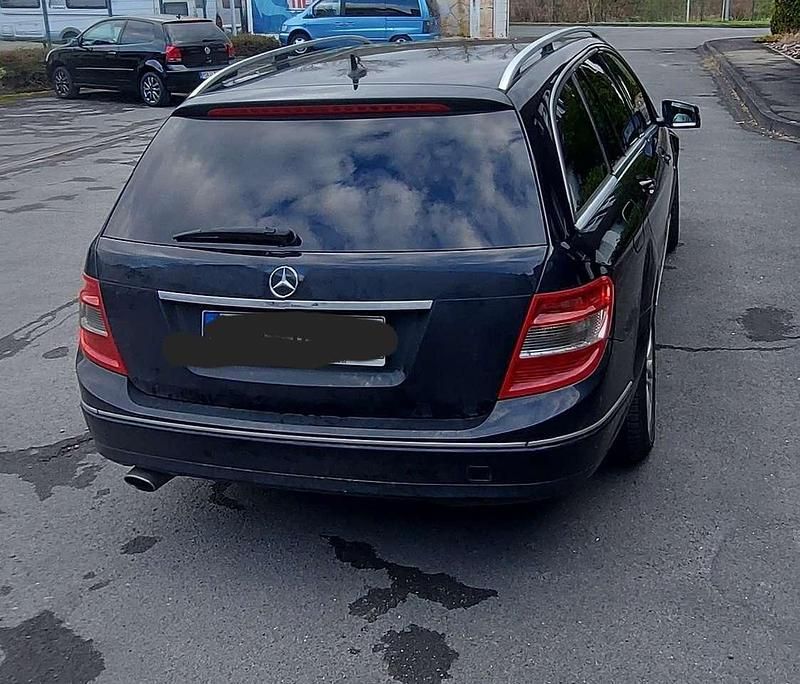 Gebraucht Mercedes 220 170 PS (125 kW) 2009 Limousine