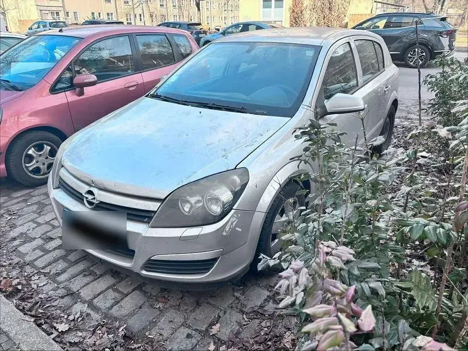 Brugt Opel Astra 105 HK (77 kW) 2005 Sølv Sedan