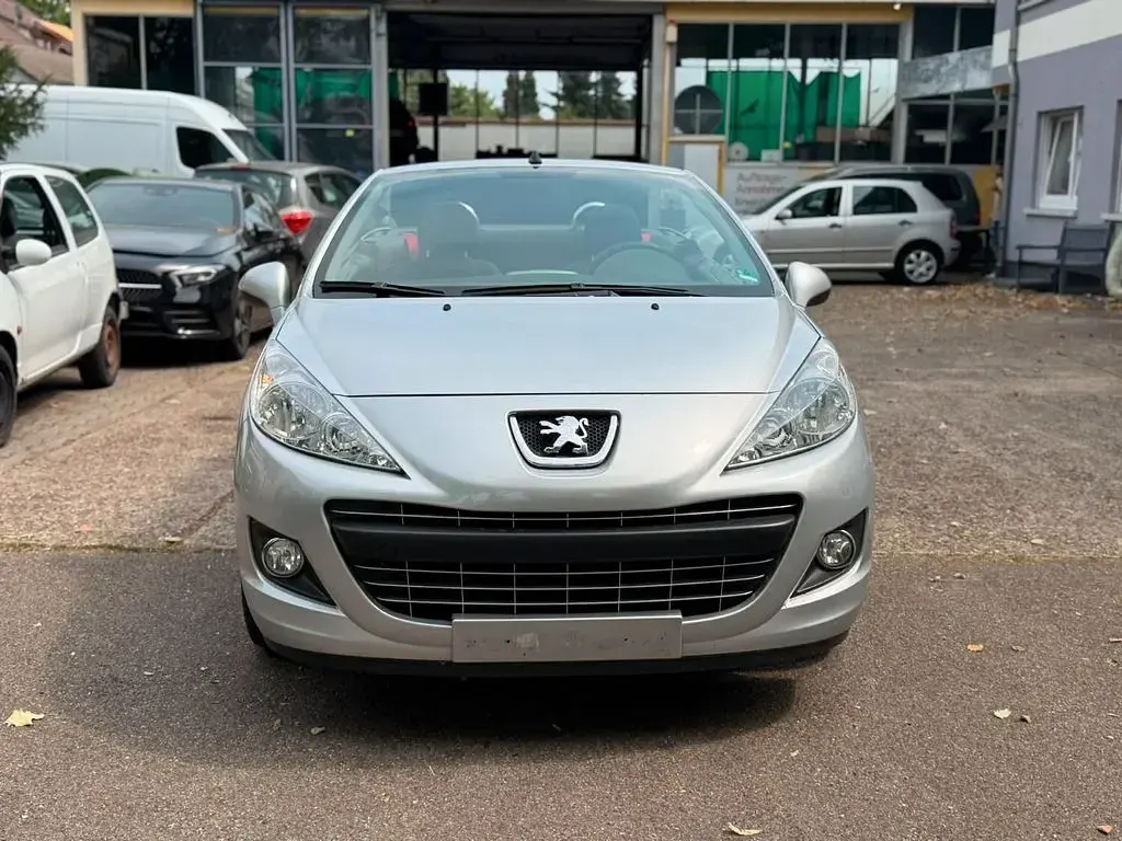 Gebraucht Peugeot 207 CC Urban Move 120 PS (88 kW) 2011 Silber Cabrio