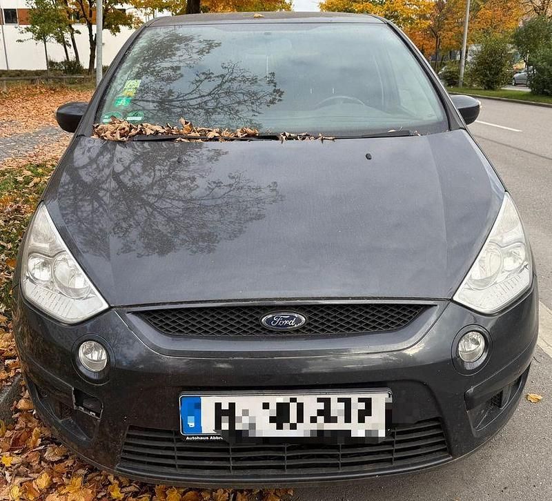 Grau Gebraucht 2008 Ford S-MAX Trend Van / Kleinbus | 999 € (Superpreis) - Bild 1/4