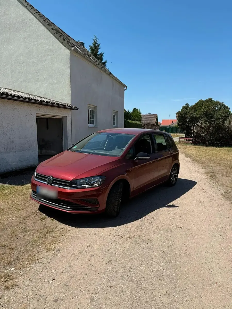 Gebraucht VW Golf VII 131 PS (96 kW) 2019 Rot Kleinwagen