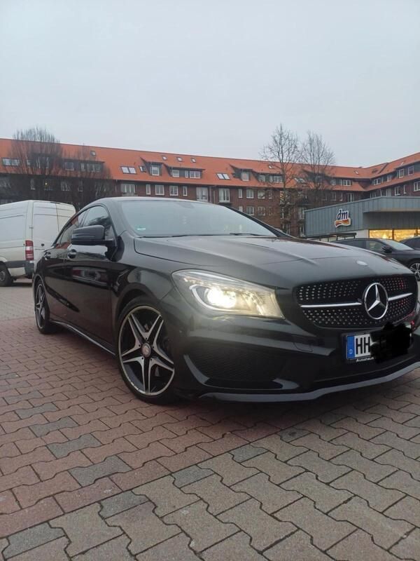 Schwarz Gebraucht 2016 Mercedes CLA220 AMG Limousine | 17.500 € - Bild 1/4