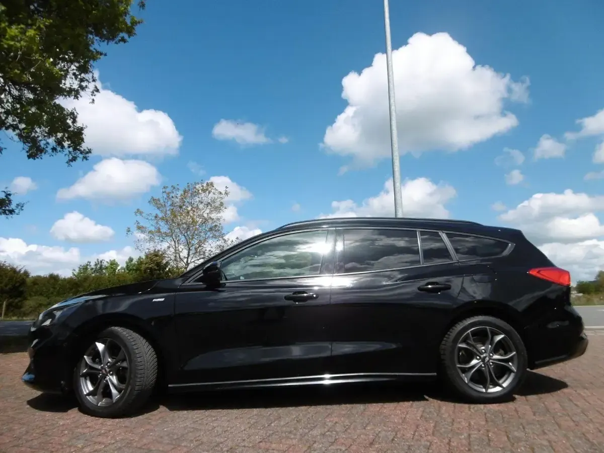 Gebraucht Ford Focus ST-Line 125 PS (91 kW) 2019 Schwarz Kombi