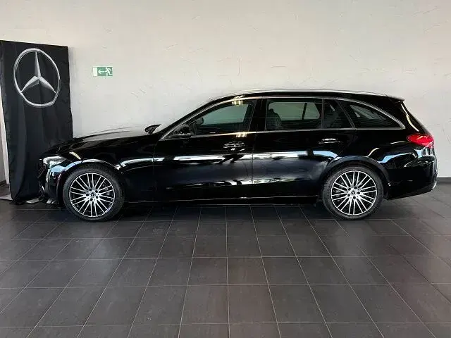 Gebraucht Mercedes C180 Advanced 170 PS (125 kW) 2023 Unilack schwarz Kombi