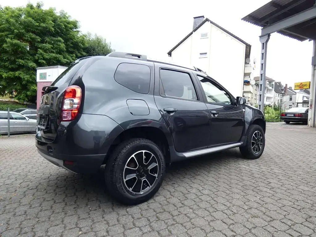 Gebraucht Dacia Duster Black Shadow 125 PS (91 kW) 2017 Grau SUV
