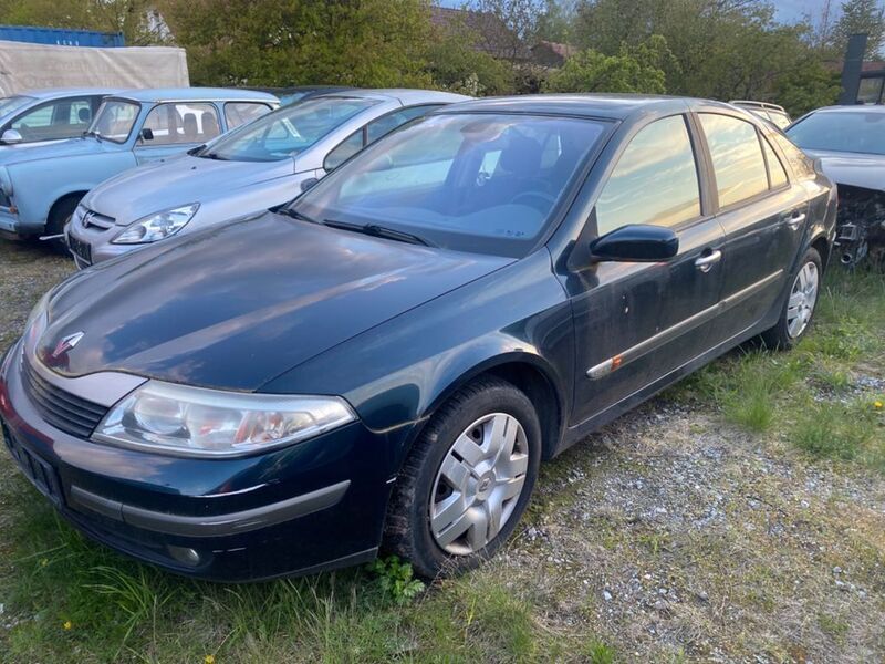 Grün Gebraucht 2004 Renault Laguna II Privilege Limousine | 2.999 € - Bild 1/3