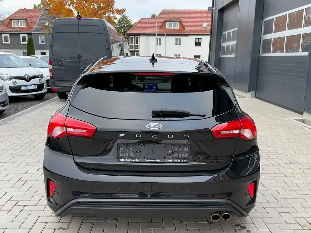 Gebraucht Ford Focus ST-Line 150 PS (110 kW) 2020 Schwarz Limousine