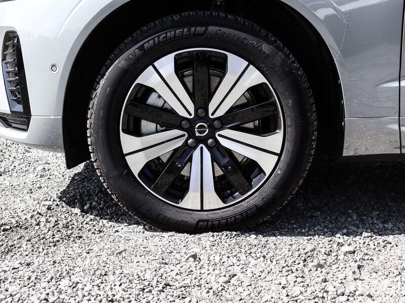 Gebraucht Volvo XC60 Plus 398 PS (292 kW) 2024 Grau SUV