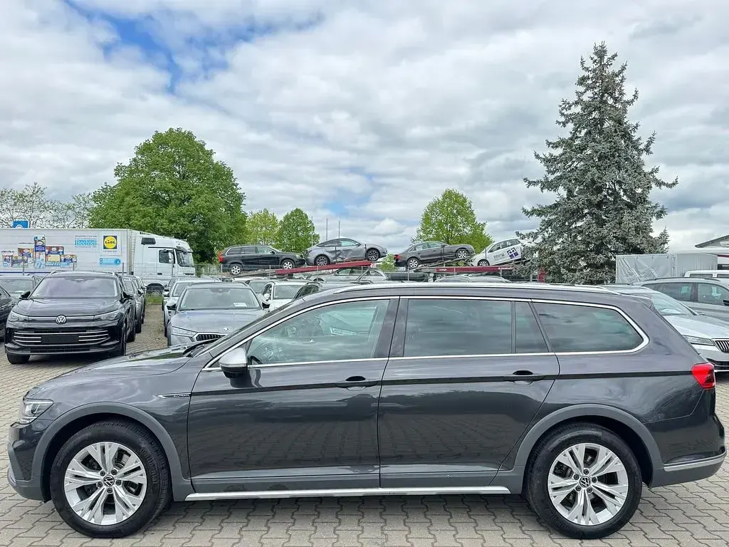 Używany VW Passat Alltrack 200 KM (147 kW) 2022 Szary Kombi