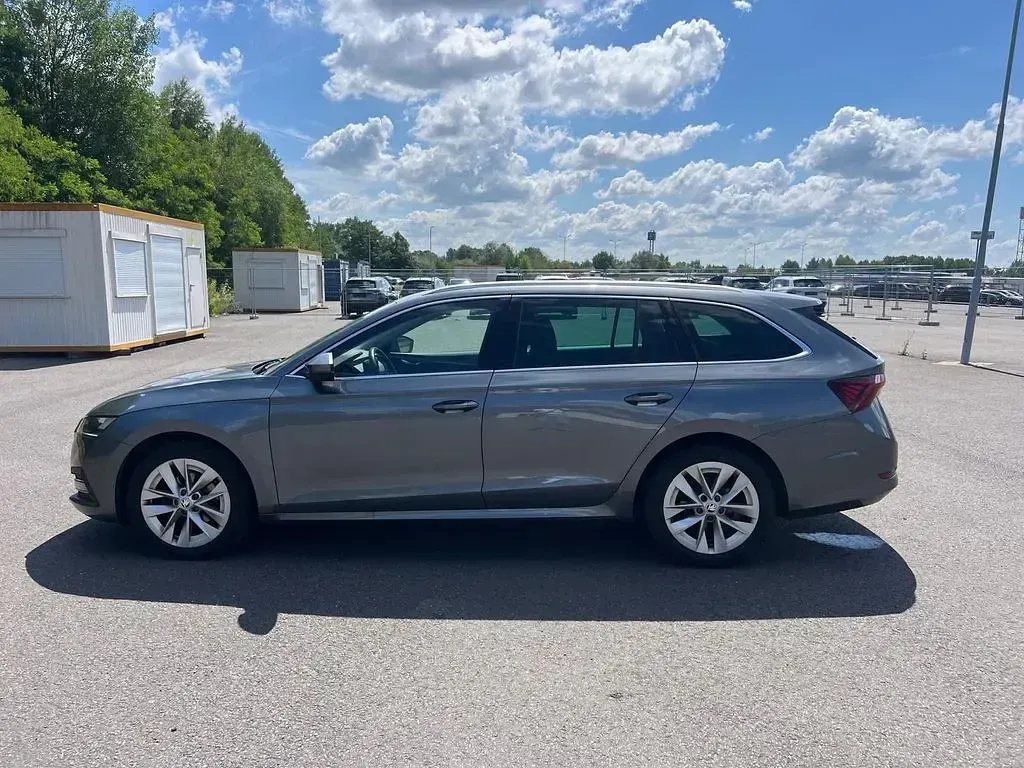 Gebraucht Skoda Octavia Ambition 150 PS (110 kW) 2021 Grau Kombi