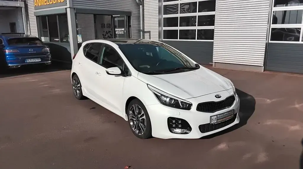 Gebraucht Kia Ceed 136 PS (100 kW) 2018 Weiß Kleinwagen
