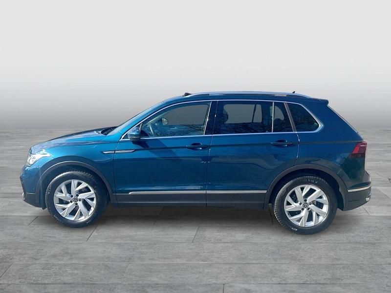 Gebraucht VW Tiguan Elegance 150 PS (110 kW) 2022 Nightshade blue metallic SUV