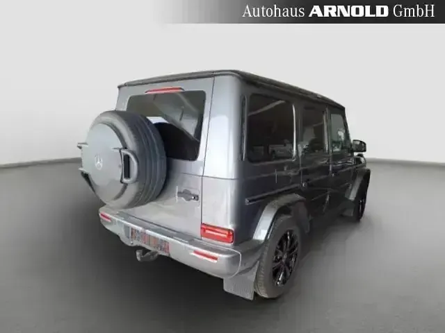Gebraucht Mercedes G450 Night 367 PS (269 kW) 2024 Selenitgrau (metallic) SUV