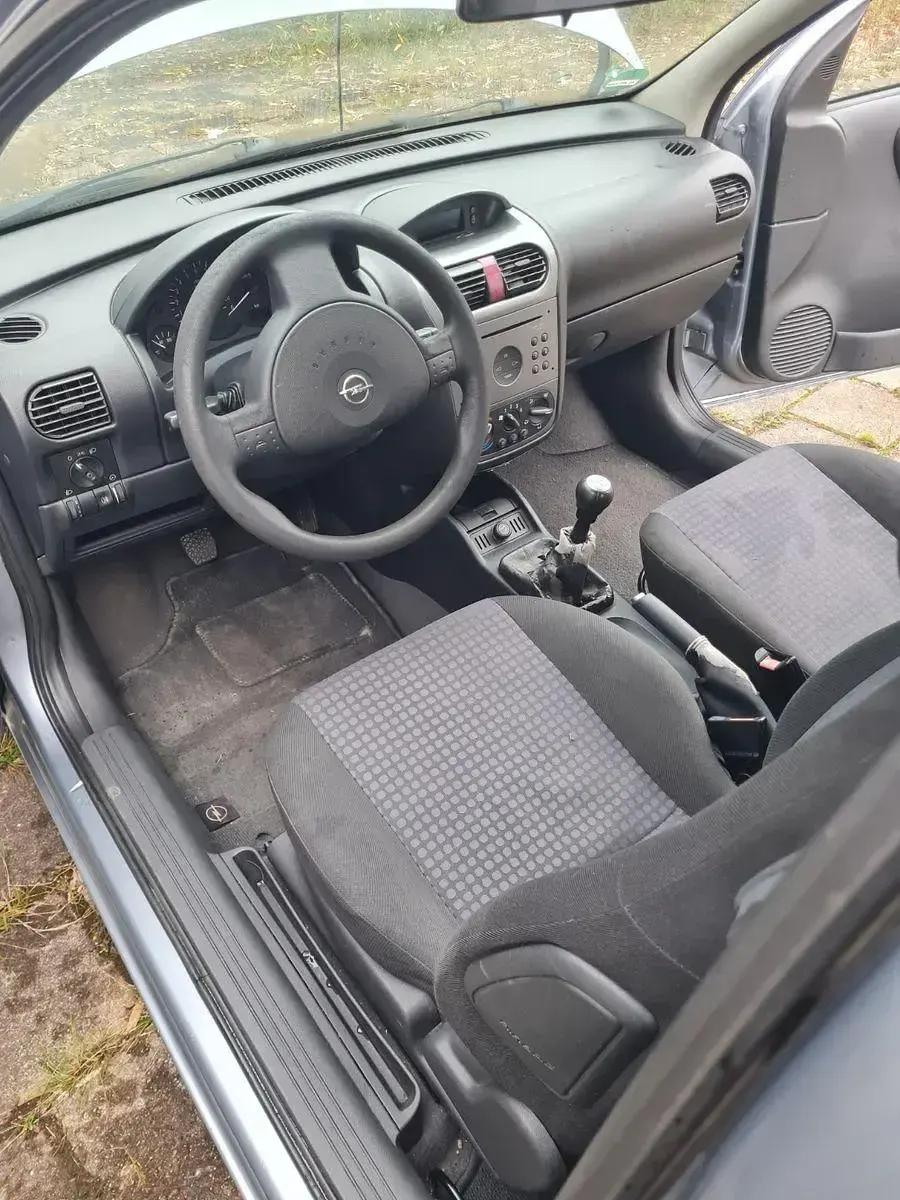 Używany Opel Corsa Enjoy 60 KM (44 kW) 2004 Szary Hatchback