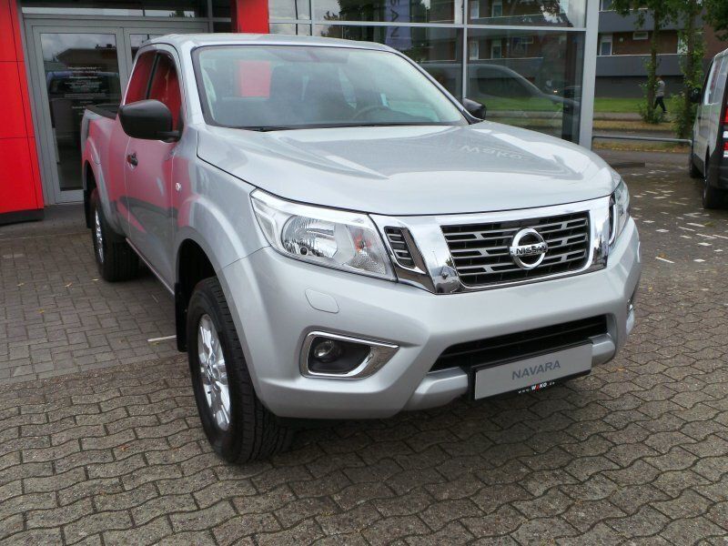 Gebraucht Nissan Navara Acenta 163 PS (119 kW) 2021 Silver (m) Pickup