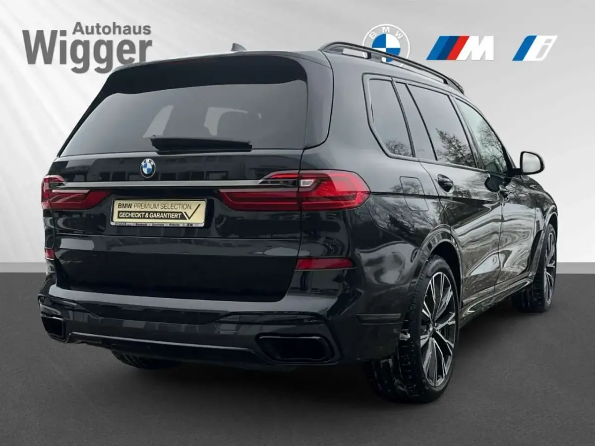 Gebraucht BMW X7 Sport Line 530 PS (389 kW) 2022 Black sapphire metallic SUV