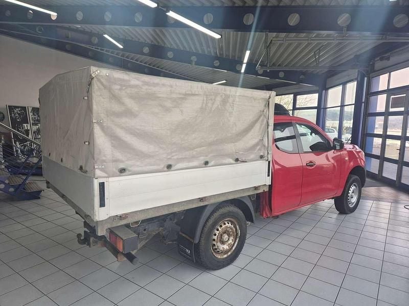 Gebraucht Nissan Navara Visia 163 PS (119 kW) 2016 Rot Pickup