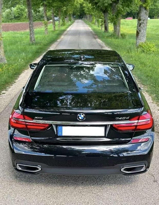 Gebraucht BMW 740 M Sport 320 PS (235 kW) 2017 Schwarz Limousine