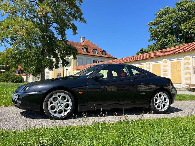 Schwarz Gebraucht 2009 Alfa Romeo GTV Lusso Coupé | 34.900 € - Bild 1/4