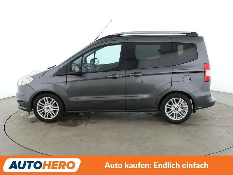 Gebraucht Ford Tourneo Courier Titanium 101 PS (74 kW) 2016 Grau Van / Kleinbus