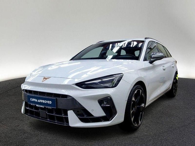 Gebraucht Cupra Leon 150 PS (110 kW) 2025 Glacial weiß metallic Kombi
