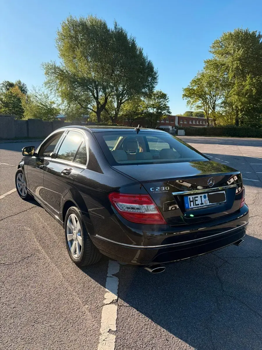 Gebraucht Mercedes C230 Avantgarde 204 PS (150 kW) 2008 Schwarz Limousine