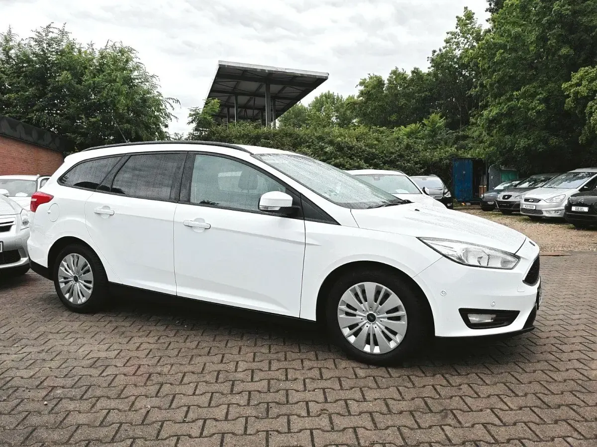 Gebraucht Ford Focus 120 PS (88 kW) 2014 Weiß Kombi