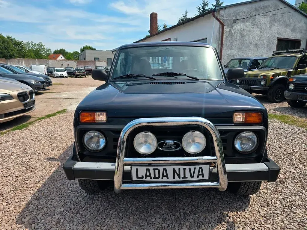 Gebraucht Lada Taiga 83 PS (61 kW) 2017 Grün SUV