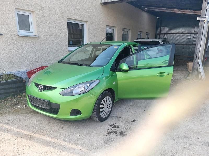 Gebraucht Mazda 2 75 PS (55 kW) 2009 Grün Kleinwagen