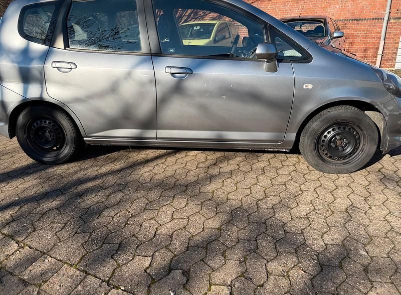 Gebraucht Honda Jazz 78 PS (57 kW) 2006 Silber Kleinwagen