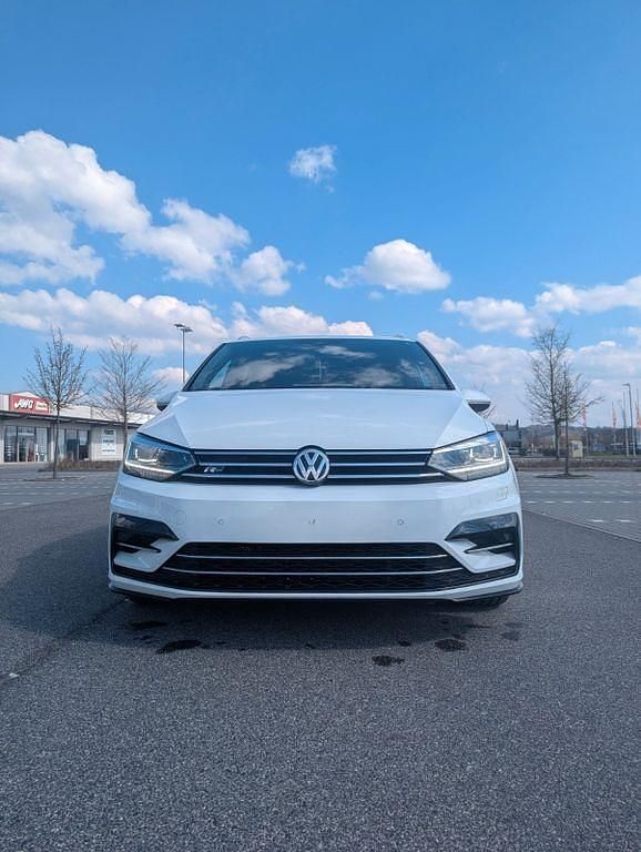 Gebraucht VW Touran Highline 150 PS (110 kW) 2017 Weiß Van / Kleinbus
