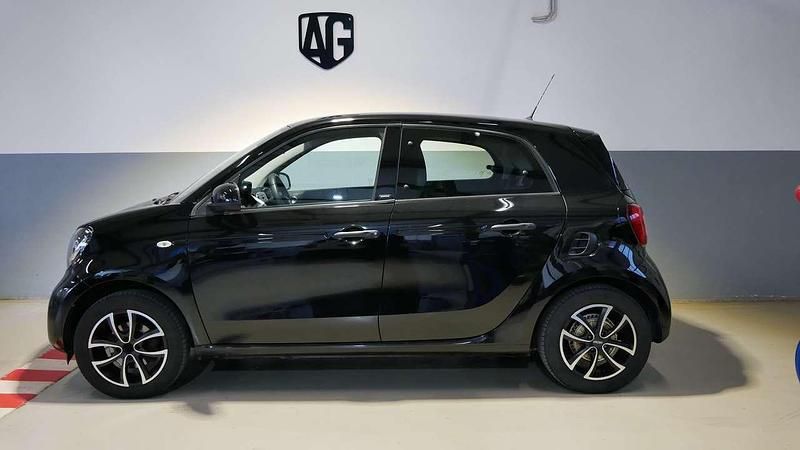 Gebraucht Smart ForFour Passion 90 PS (66 kW) 2016 Schwarz Kleinwagen