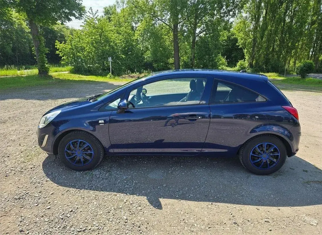 Używany Opel Corsa Innovation 95 KM (69 kW) 2011 Niebieski Hatchback